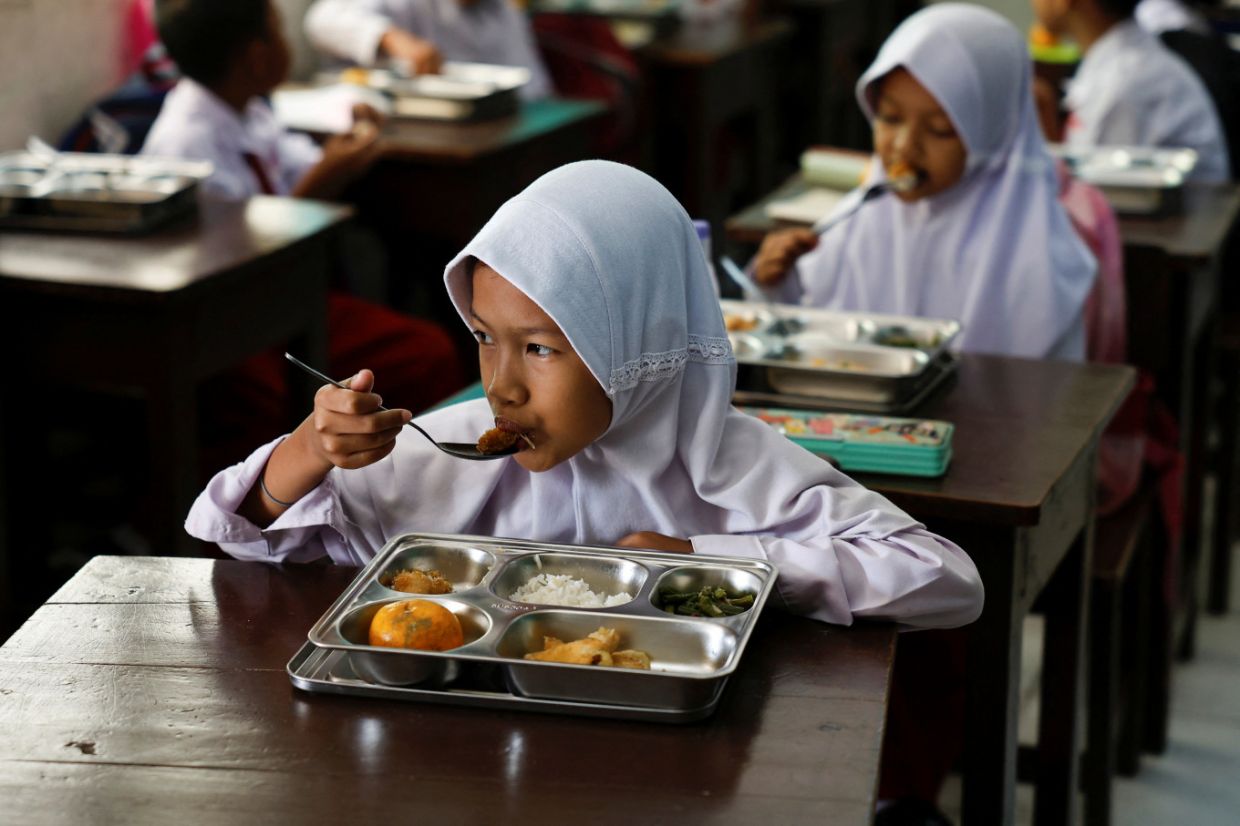 Indonesia's Education Law Revision Sparks Fears Over Free Meal Programme Funding