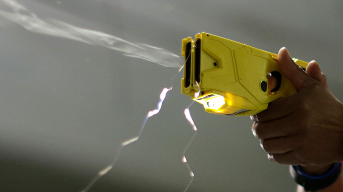 Singapore man tasered and arrested after refusing to drop saw in Bedok North