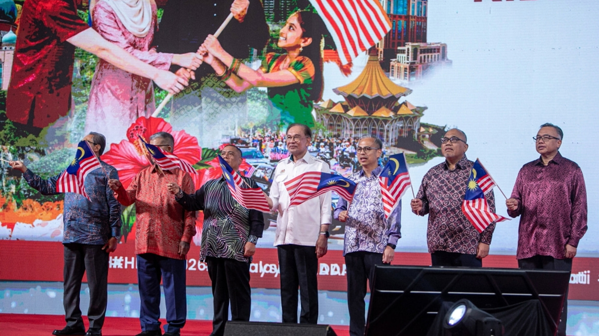 Anwar calls on Malaysian youth to honour independence struggle as nation marks another year of freedom