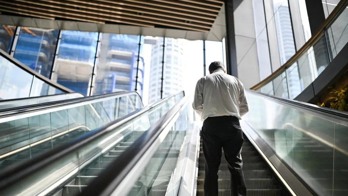 South Korea's Great Escalator Divide: A Nation Split on Etiquette and Safety