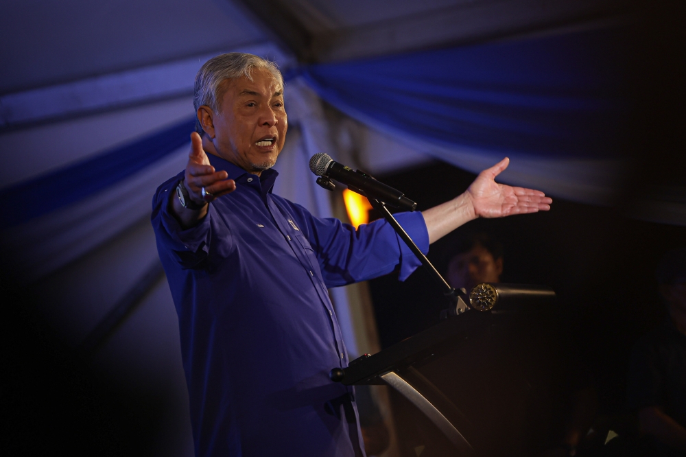 Zahid Defends PM's Authority Over Minister Appointments, Dismisses Resignation Calls