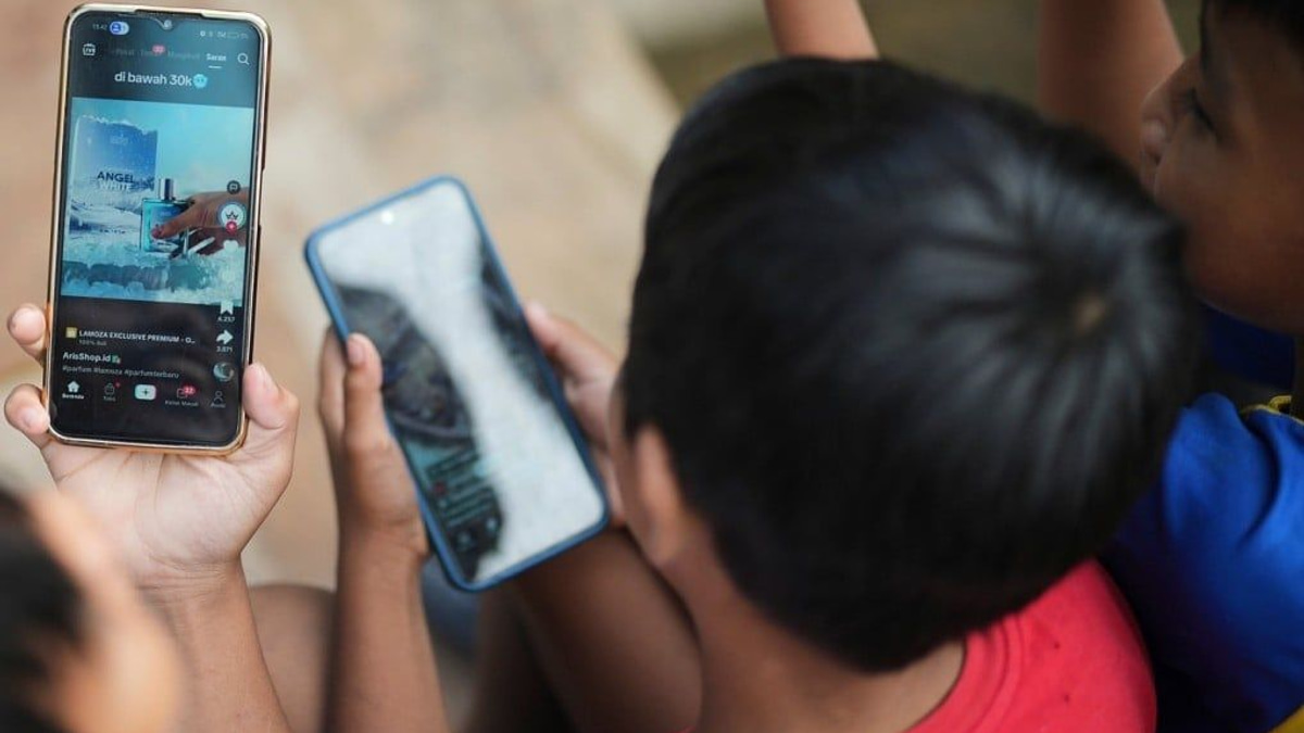 Indonesia Removes Five Million Underage Accounts in Digital Child Protection Push