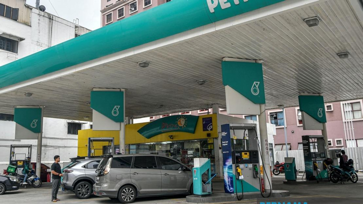 Fuel Prices Climb by 20 Sen Per Litre Amid Middle East Tensions