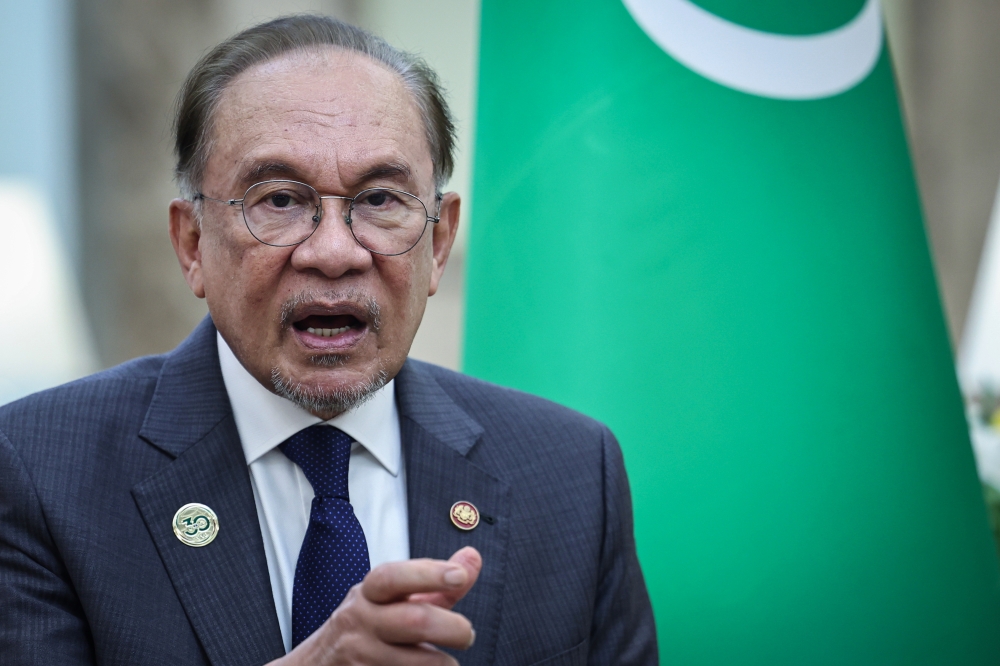 Anwar Ibrahim pays tribute to American Islamic scholar John L. Esposito as 'true friend to the Muslim world'