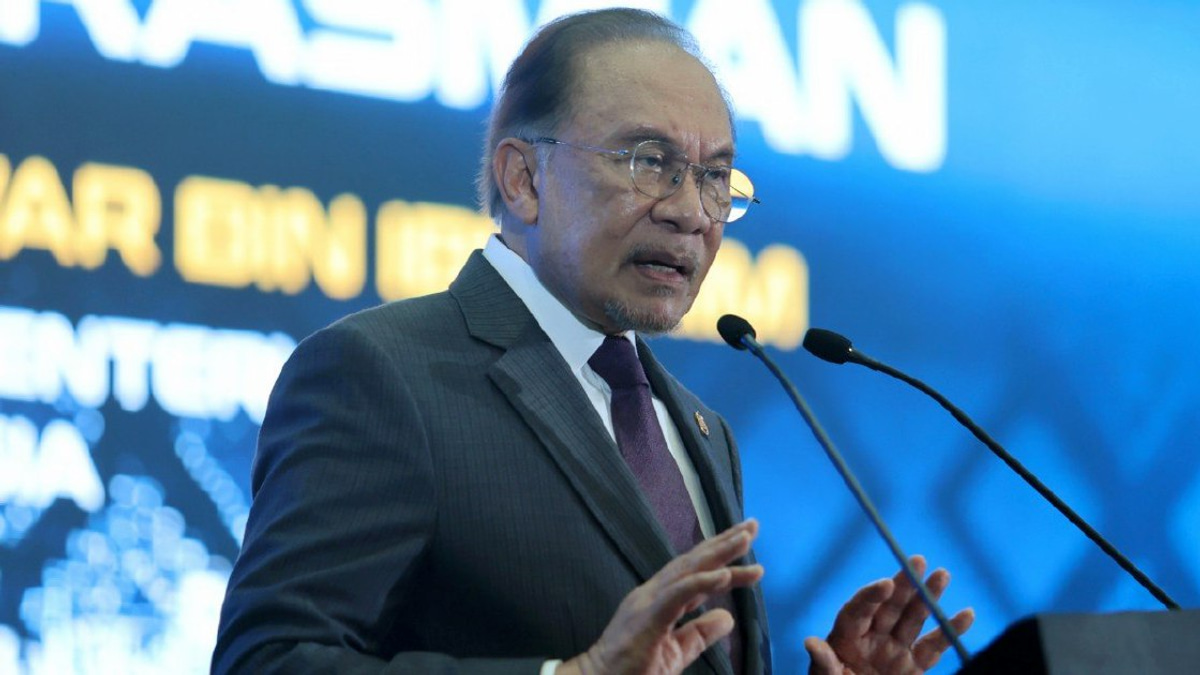 Anwar Warns Schools Against Concealing Bullying Cases for Reputation Protection