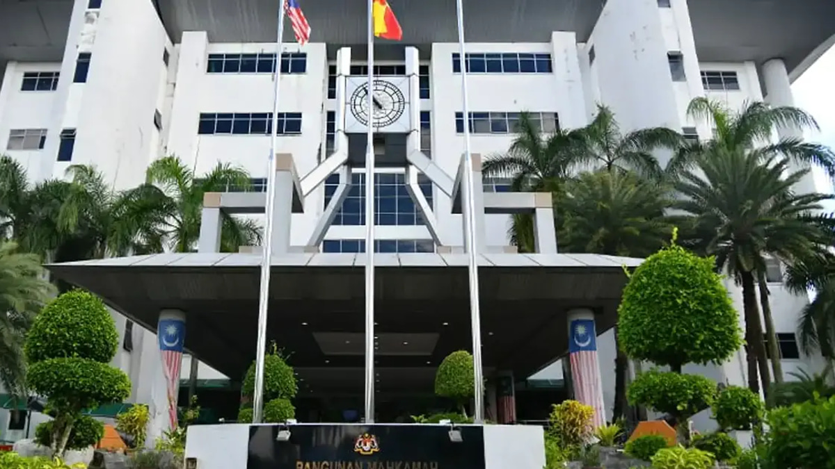 Customs Officer Accused of Accepting Bribe to Shelve Investigation