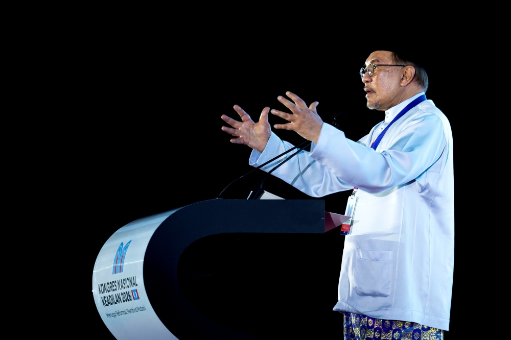 Anwar Signals Major Policy Shifts Ahead of 2027 Budget, Unveils Plans Monday