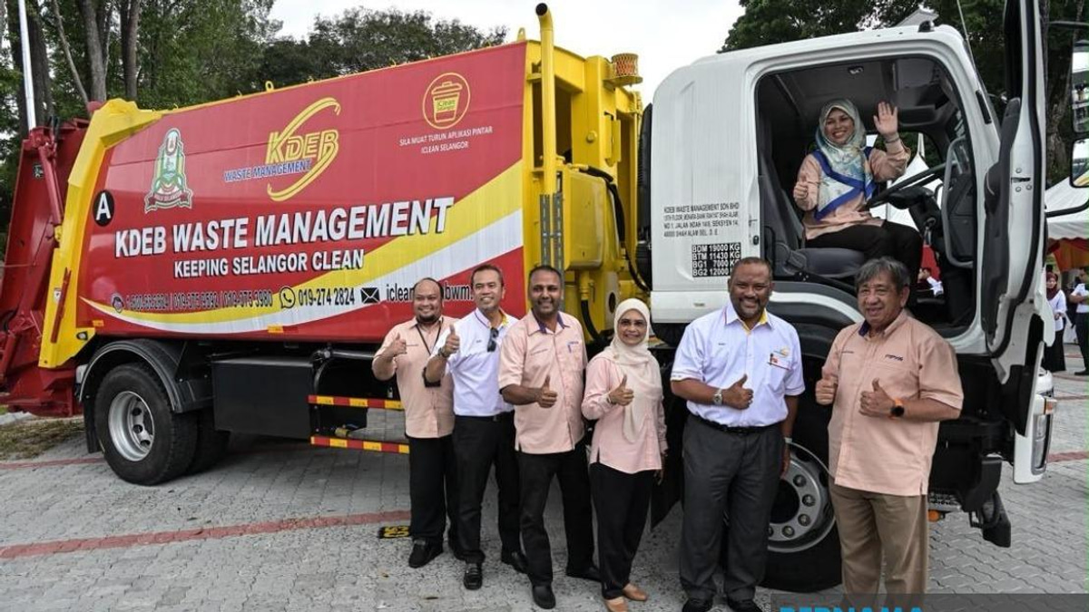 KDEBWM Rolls Out 33 New Waste Trucks to Enhance Hulu Selangor Services